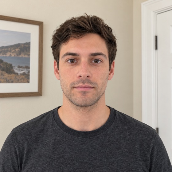 Example US passport photo: busy background